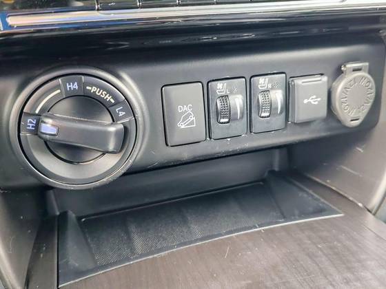 TOYOTA HILUX SW4 2.8 D-4D TURBO DIESEL SRX PLATINUM 4X4 AUTOMÁTICO